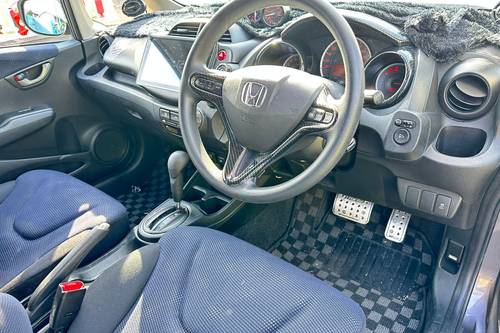 Second hand 2014 Honda Jazz 1.5L V 